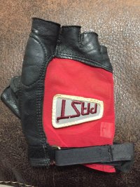 glove1.jpg